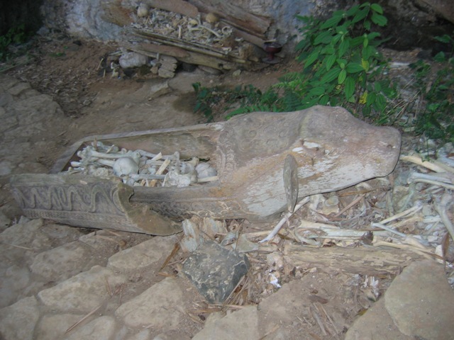 Torajské pohřebiště_11.jpg
