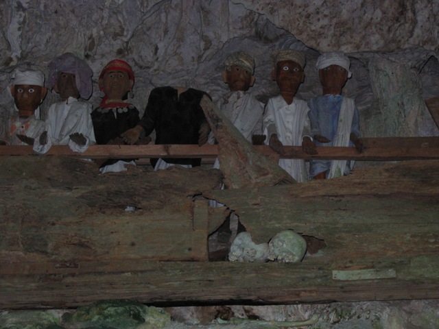 Torajské pohřebiště_6.jpg
