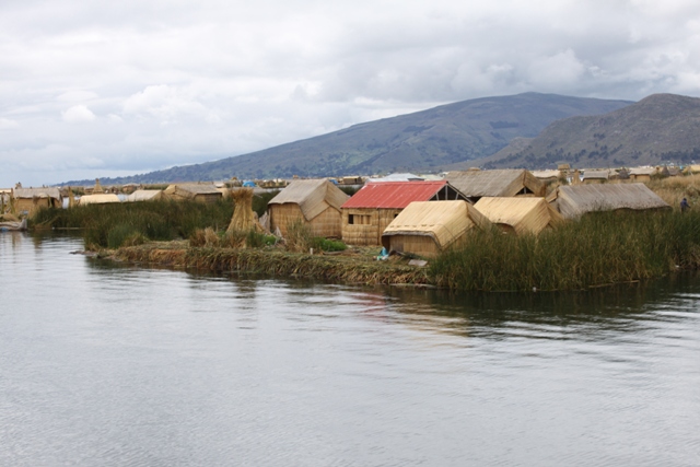 Titicaca  plovoucí ostrovy4