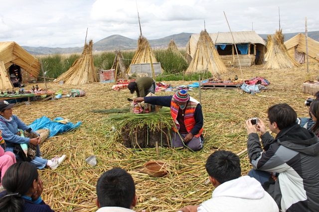 Titicaca  plovoucí ostrovy8